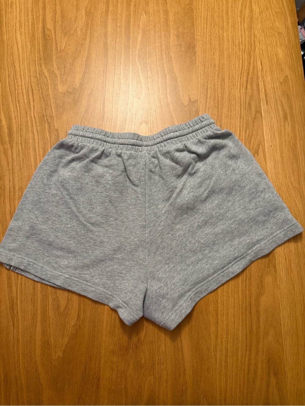 Old Navy Light Gray Athletic Drawstring Shorts - Picture 2 of 4